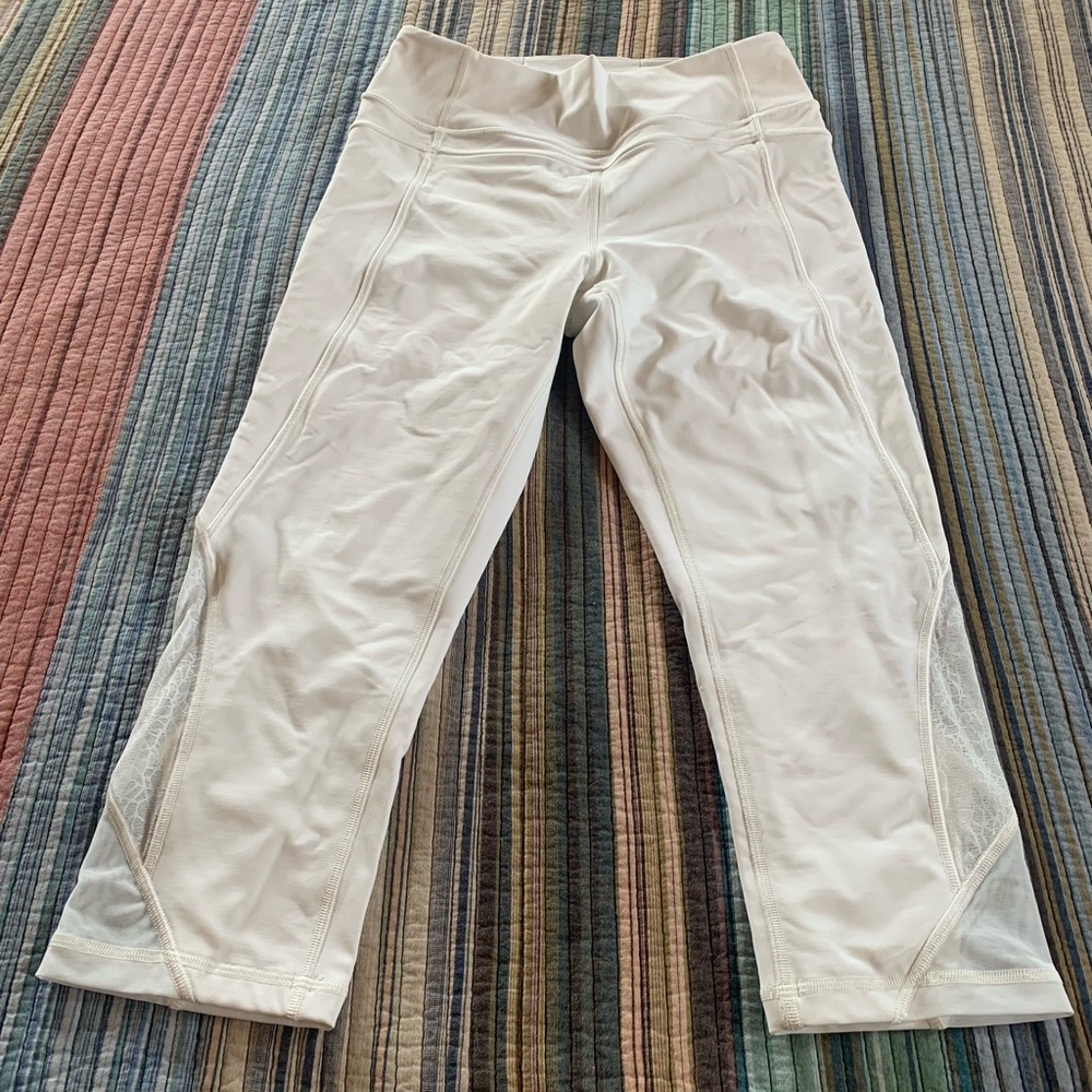 White Lululemon Capri Leggings Size 6